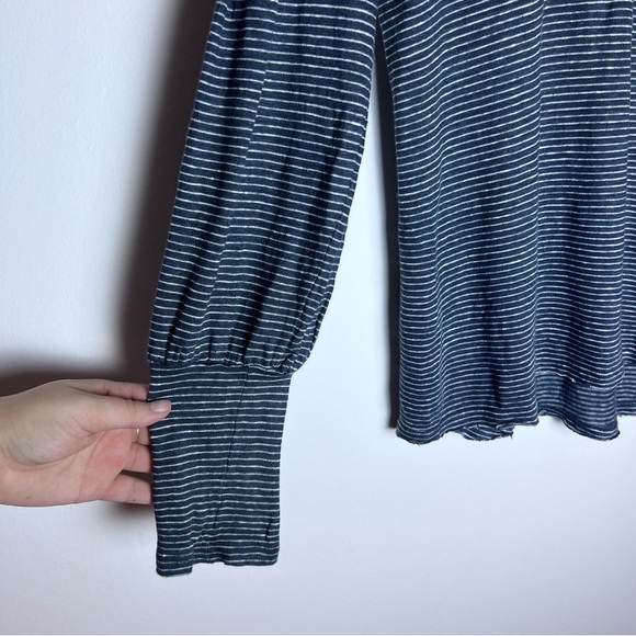 Sundance Mariner Journey Top - 100% Linen Grey Striped Blouse - Size Medium - Picture 7 of 11